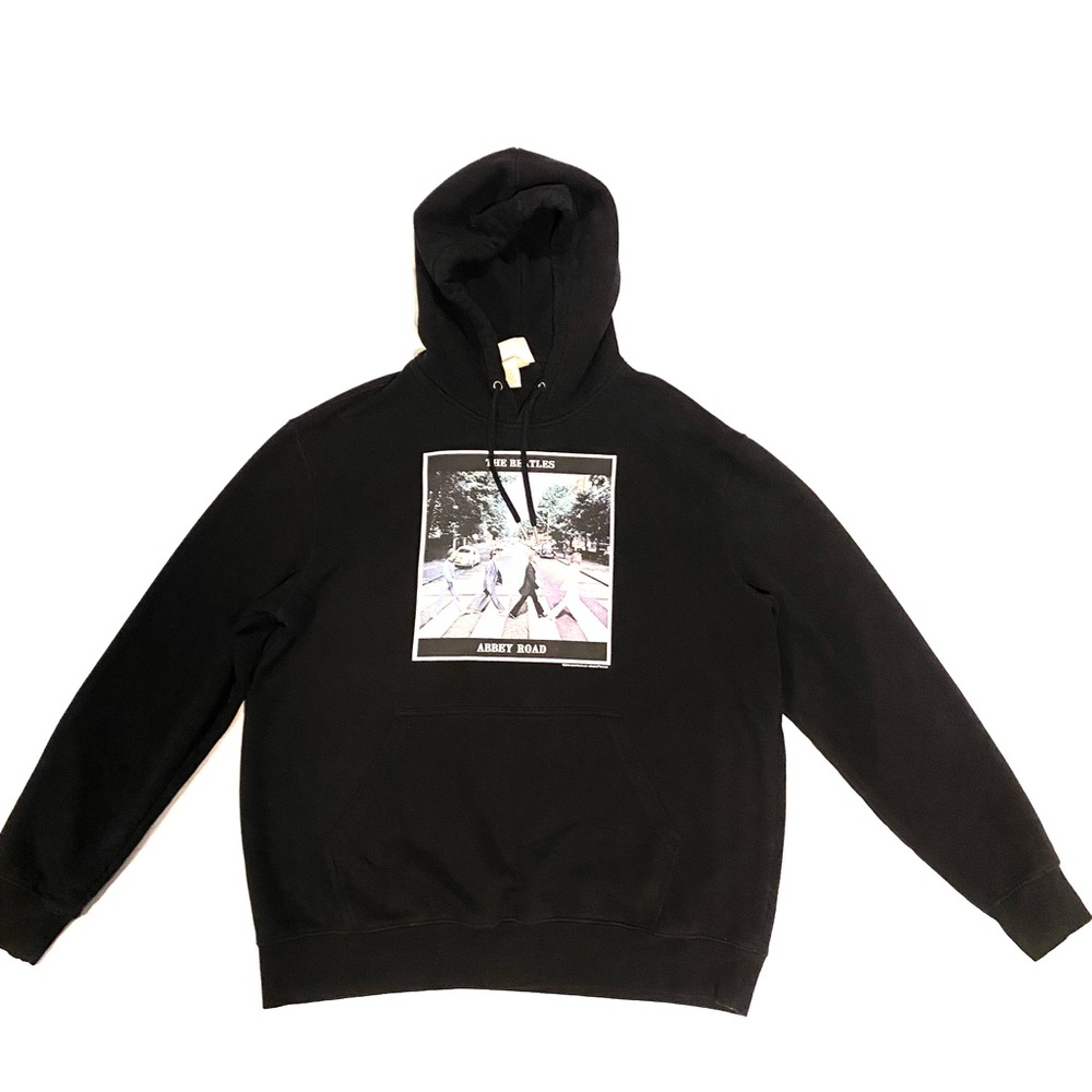 “The Beatles/Abbey Road” black hoodie!!